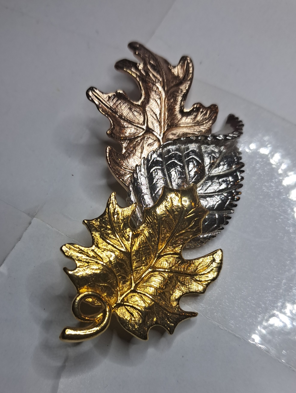 🍁 Vintage 1996 Avon "Tones of Autumn" Tri-Color Leaf Brooch 🍁